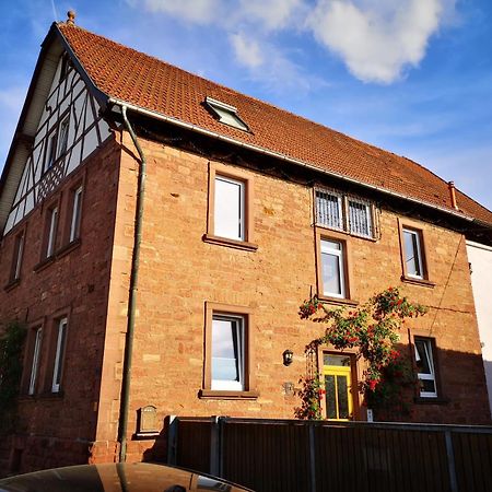 Gemuetliches Sandsteinhaus Buergstadt Værelse billede